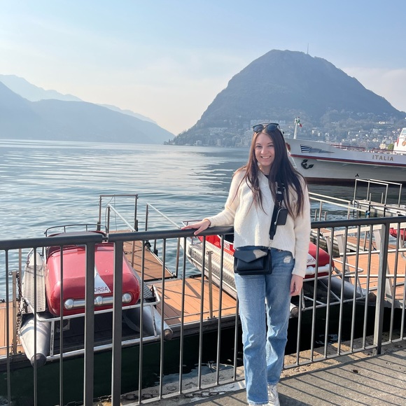 Meet your Posher, Laurel - Picture 1 of 1